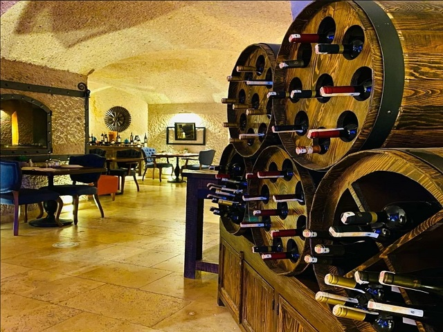 Nino Cave Suites